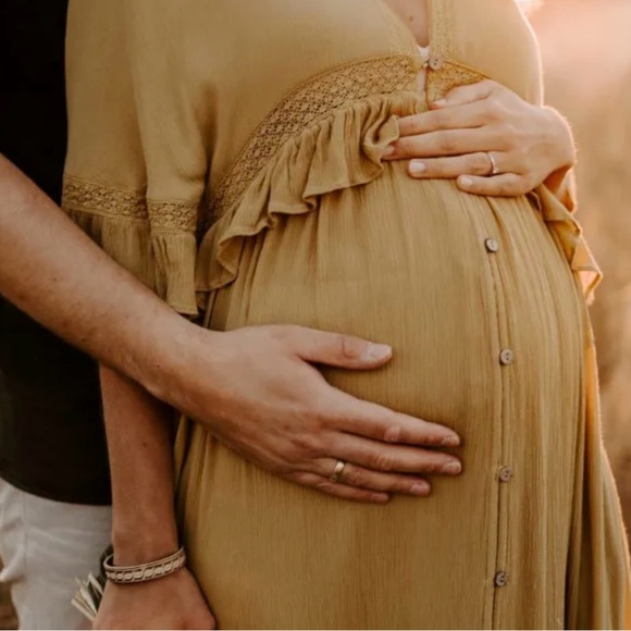 Lukalula Maternity Photoshoot Dress 💛🌼 - Picture 2 of 9